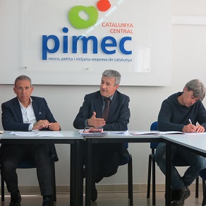 Per l'esquerra: Esteve Pintó, president de Promineria, amb Joan Ramon Perdigó i Josep Gonzàlez, secretari vocal de l'entitat.